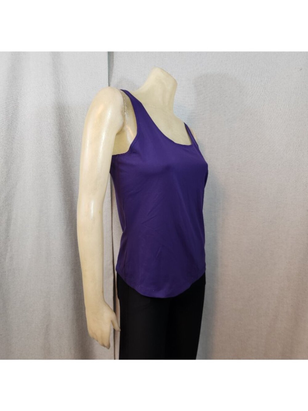 Chicos Purple Scoop Neck Wide Spaghetti Straps Cami Blouse Shirt Size 1 MEDIUM - Picture 3 of 6